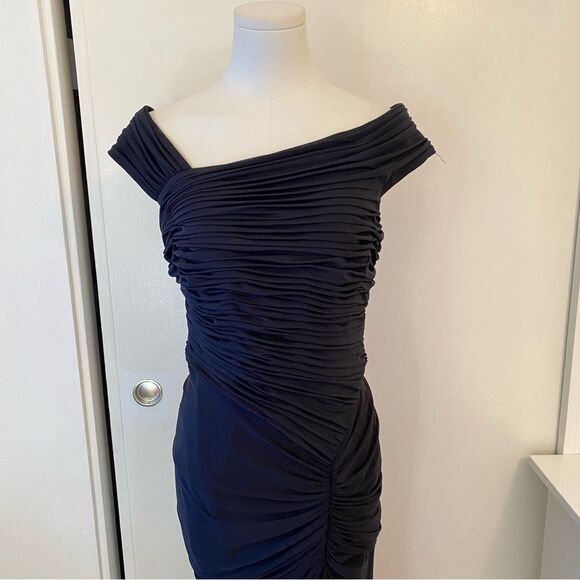 Tadashi Shoji Black Ruched Asymmetrical Floor Length Gown Size Medium - Picture 3 of 14